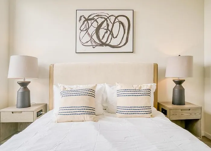 Landing Modern With Amazing Amenities *