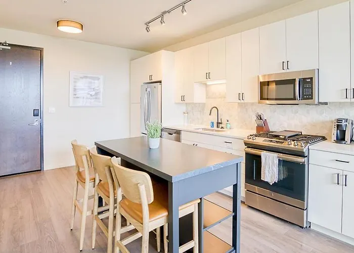 Landing Modern With Amazing Amenities Чикаго